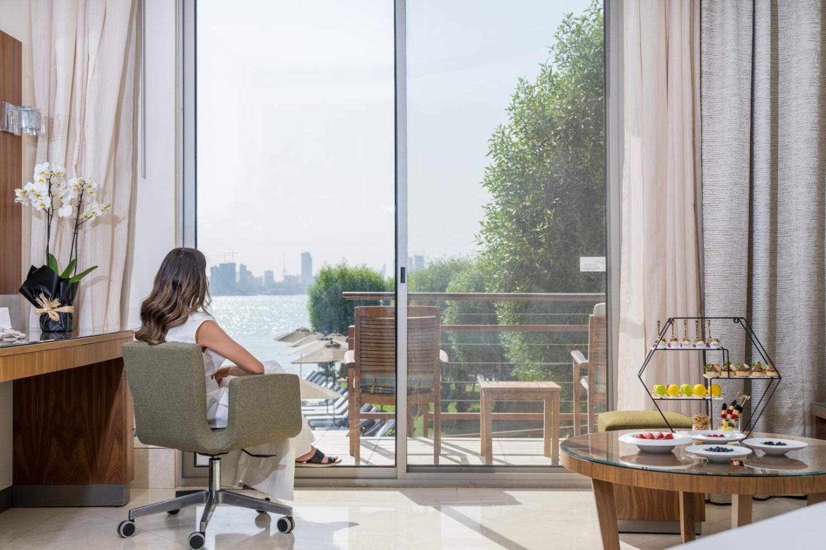 Marina Hotel Kuwait City Exterior photo A room at the hotel