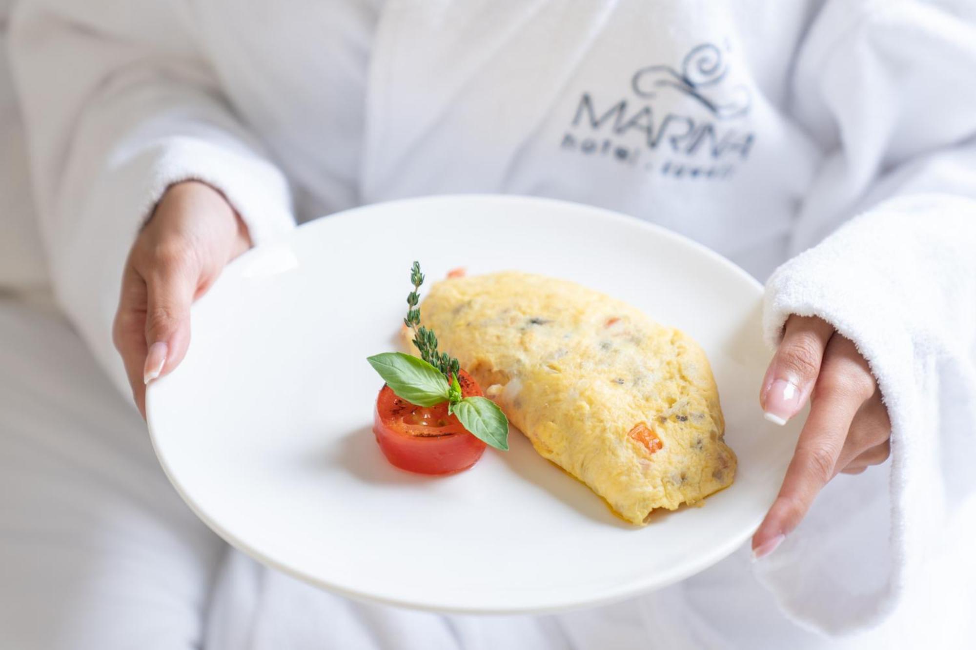 Marina Hotel Kuwait City Exterior photo An omelette