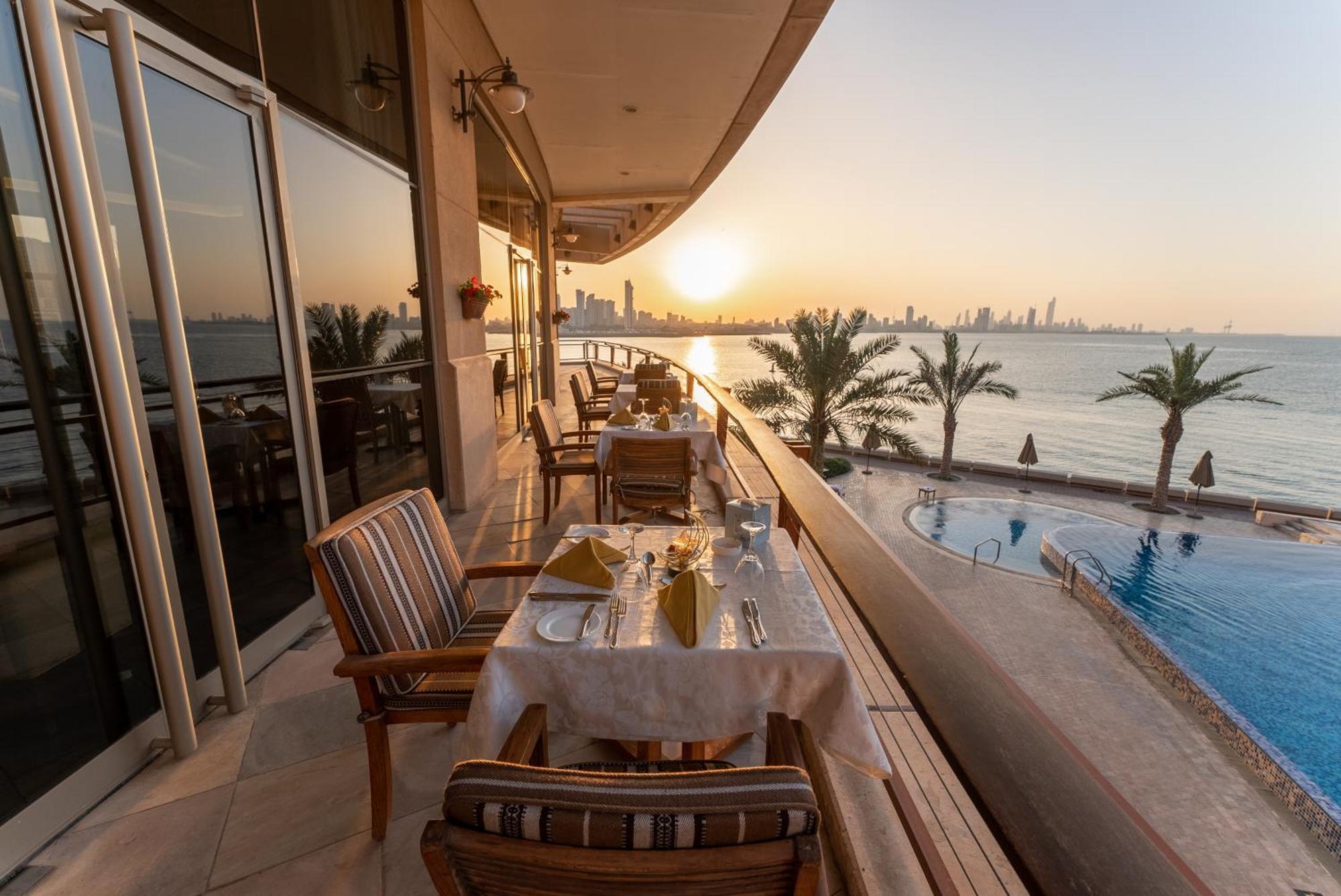 Marina Hotel Kuwait City Exterior photo The View